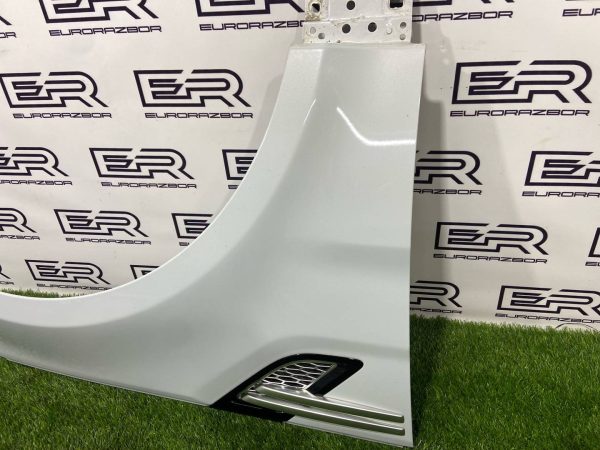 Крыло переднее правое Range Rover Sport 2 L494 Крыло переднее правое range rover sport 2 l494