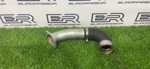 Патрубок интеркулера Mercedes W213 Патрубок интеркулера mercedes w213