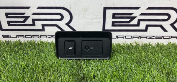 Кнопка открывания багажника Renge Rover L405 Кнопка открывания багажника renge rover l405