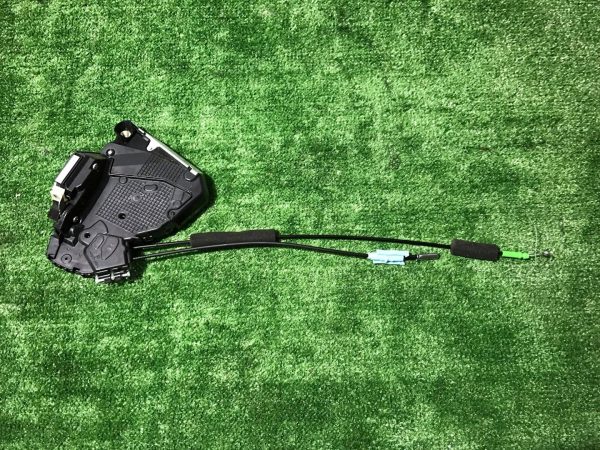 Замок двери передней правой Lexus RX 4 A046693 Замок двери передней правой lexus rx 4 a046693