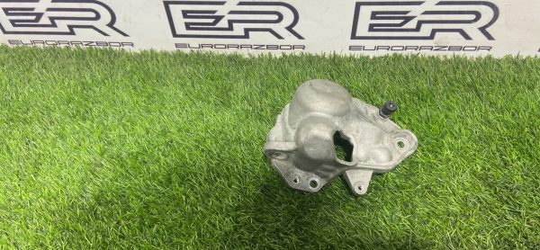 Кронштейн ТНВД Mercedes M274 Кронштейн ТНВД mercedes m274