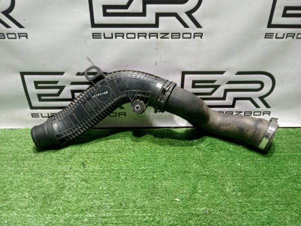 Патрубок интеркулера Volkswagen Tiguan 1K0145840R Патрубок интеркулера volkswagen tiguan 1k0145840r