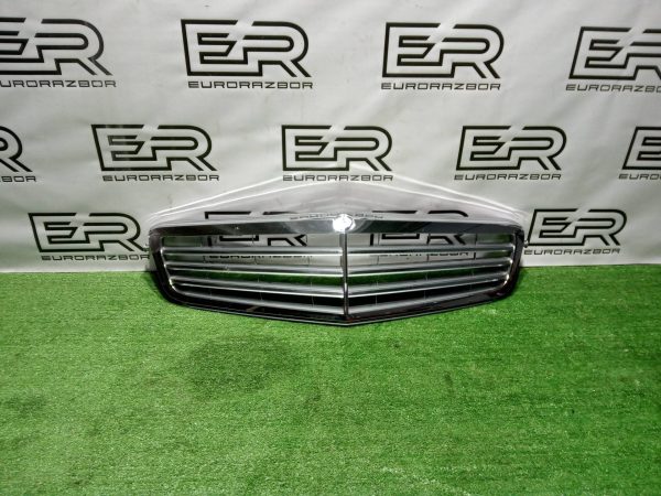 Решетка радиатора Mercedes-Benz C W204 A2048800323 Решетка радиатора mercedes benz c w204 a2048800323
