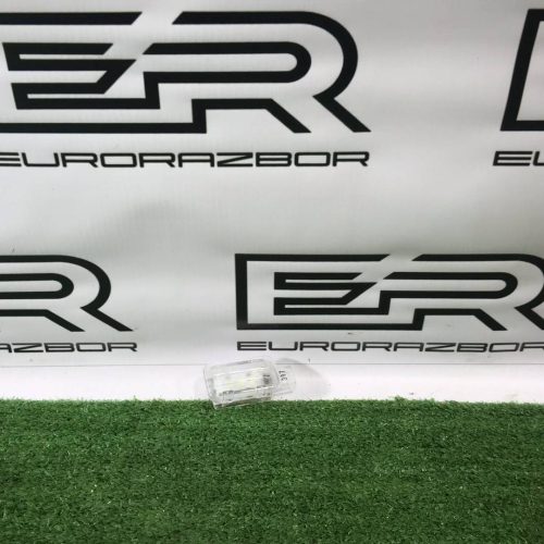 Фонарь освещения багажника land rover range rover