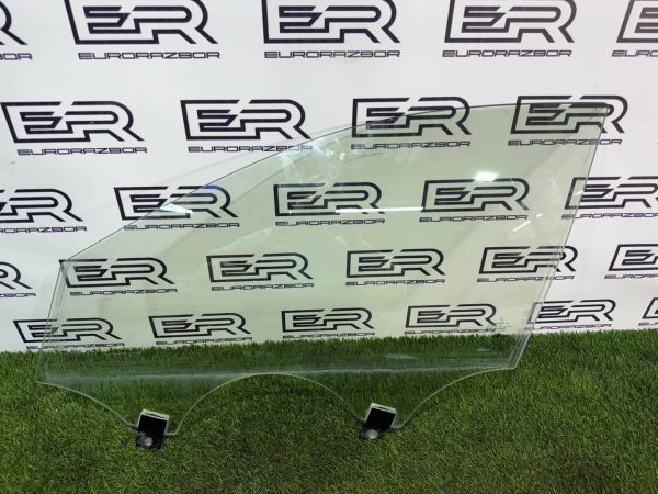 Стекло двери переднее левое Mercedes S Класс W222