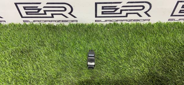 Кнопка стеклоподъемника двери Range Rover