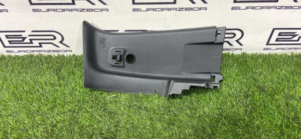 Обшивка стойки задняя левая Toyota Hilux 8 Рест