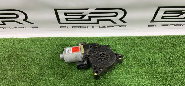 Моторчик стелоподъёмника правый Kia Sportagе