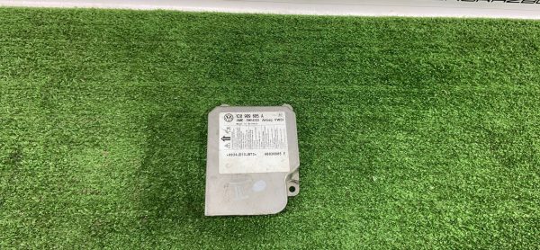 Блок управления подушками безопасности Volkswagen