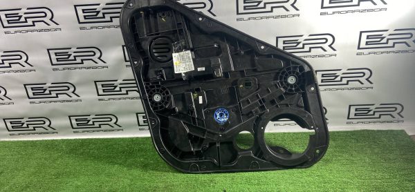 Стеклоподъемник задний правый Kia Sportage 4 QL