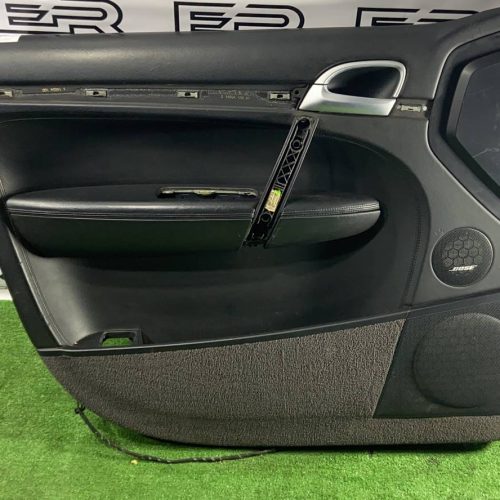 Обшивка двери передняя левая porsche cayenne