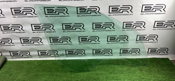 Стекло двери переднее правое Bmw 7 Series E66