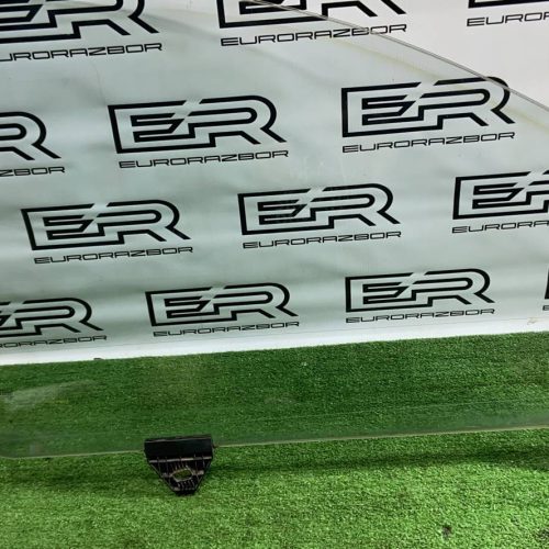 Стекло передней правой двери Porsche Cayenne