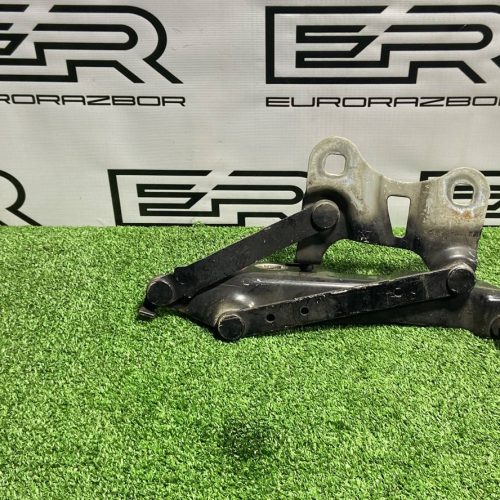 Петля капота левая Range Rover