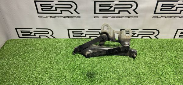 Петля капота левая Range Rover