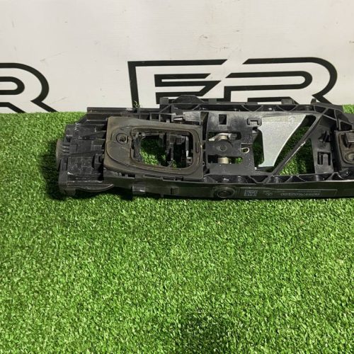 Кронштейн ручки двери передней левой Mercedes GLC