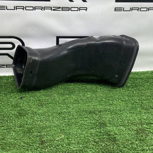 Патрубок воздушного фильтра Volvo XC90