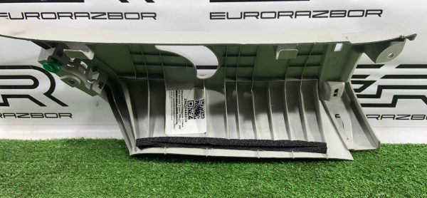 Обшивка центральной стойки правая Kia Sorento