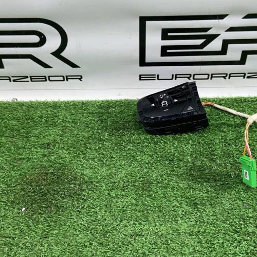 Кнопки управления на руле Volvo XC90