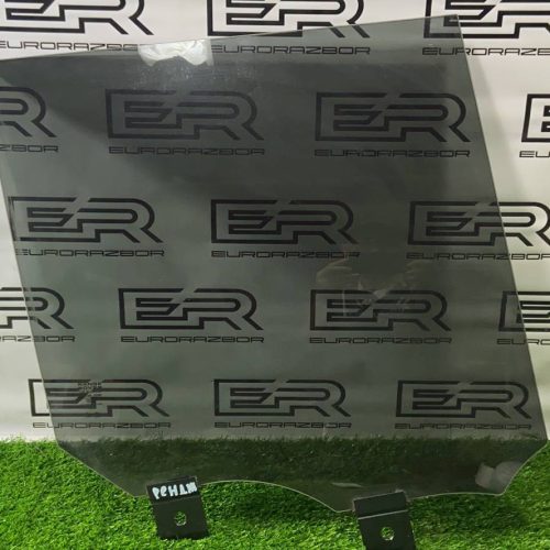 Стекло заднее правое Range Rover L405