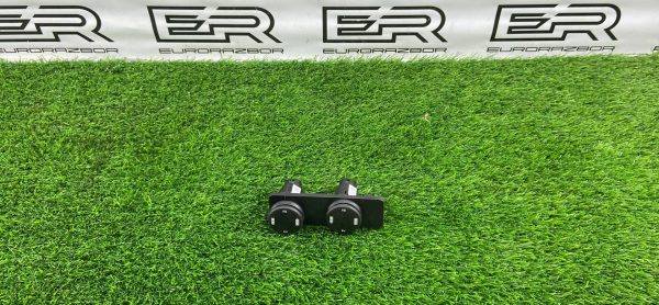 Разъем AUX/USB Jaguar F Pace X761 2.0D