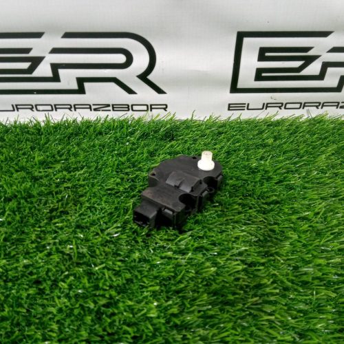 Моторчик заслонки печки Jaguar F-Pace Velar Моторчик заслонки печки Jaguar F Pace Velar