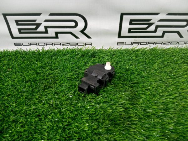 Моторчик заслонки печки Jaguar F Pace Velar