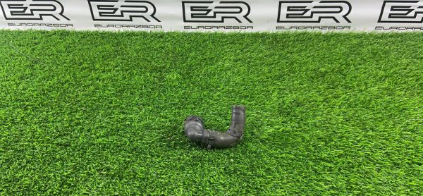 Патрубок охлаждения двигателя Jaguar F Pace x761 V