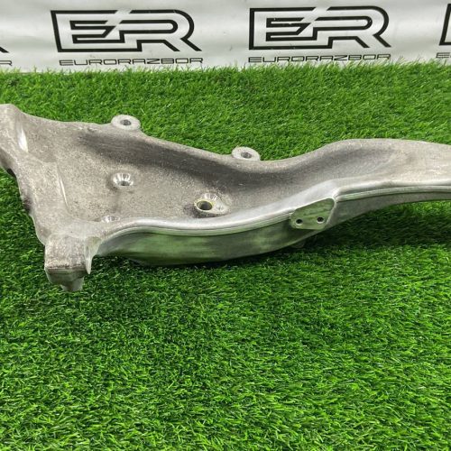 Кулак передний левый BMW F06 F10 F11 F12 F13