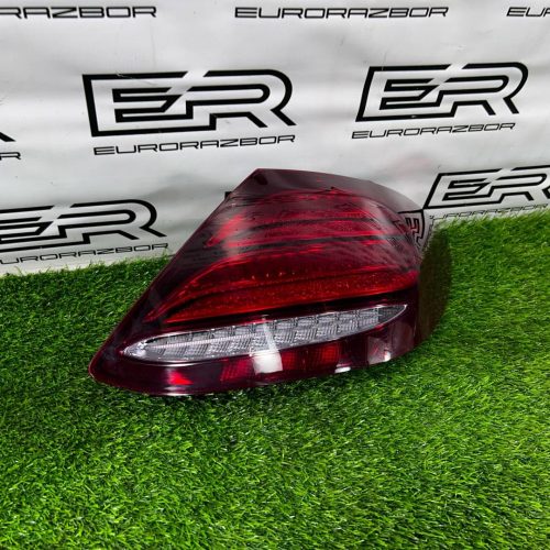 Фонарь задний правый Mercedes W213