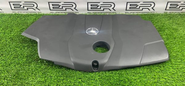 Декоративная крышка двигателя Om651 Mercedes