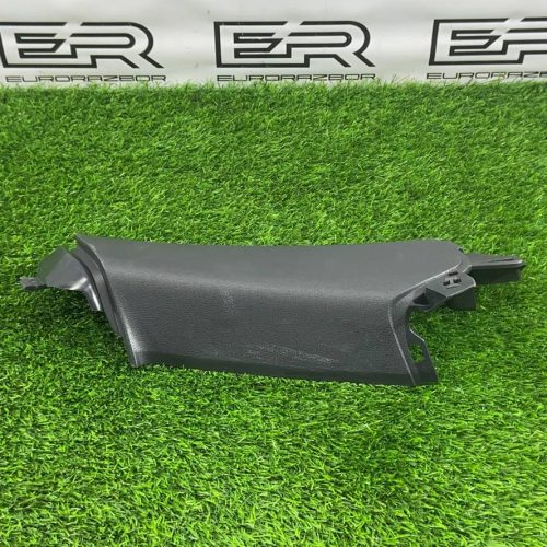 Обшивка левой стойки Porsche Macan 95B