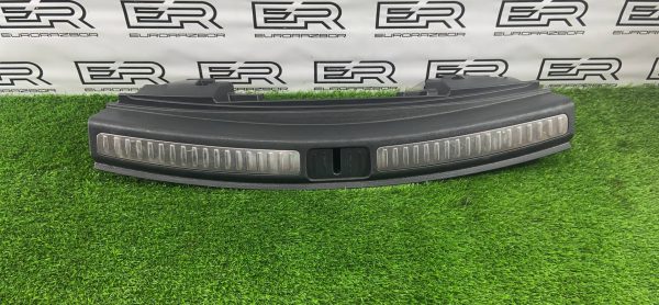 Накладка замка багажника Porsche Macan 95B