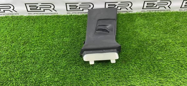 Обшивка правой стойки Porsche Macan 95B