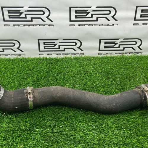 Воздушный патрубок Kia Stinger