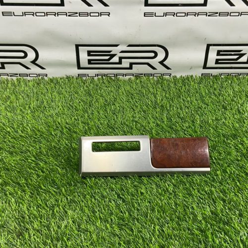 Декоративная накладка Volkswagen Touareg