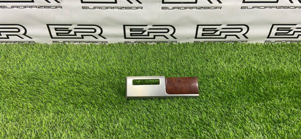 Декоративная накладка Volkswagen Touareg