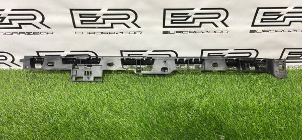 Кронштейн порога правый Porsche Macan 95B