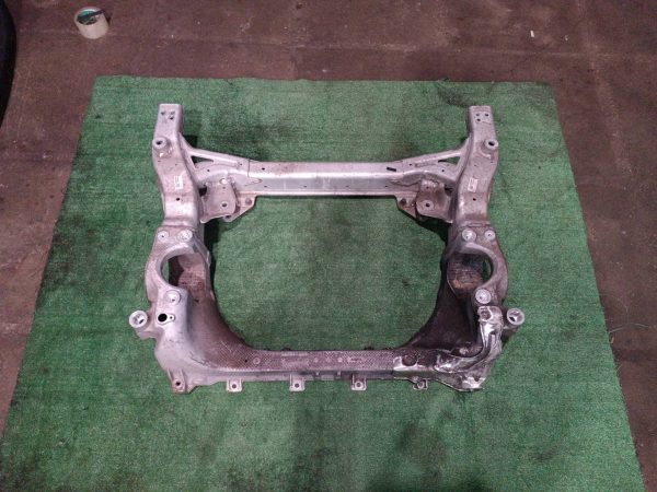 Передний подрамник для Mercedes GLC X253