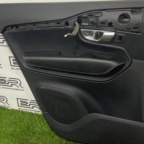 Обшивка двери задняя левая Volvo XC90