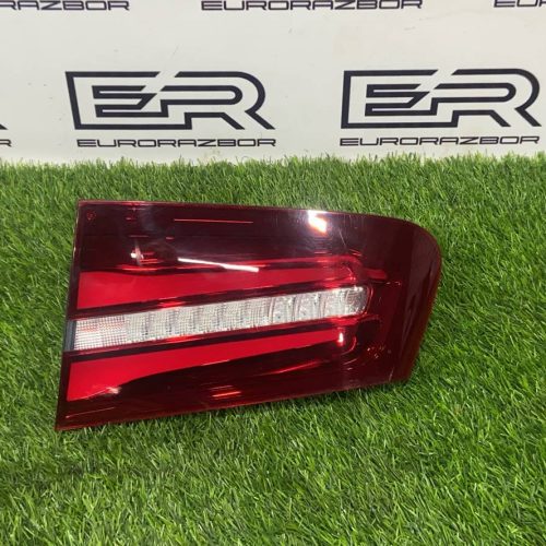 Фонарь крышки багажника правый Mercedes GLC X253