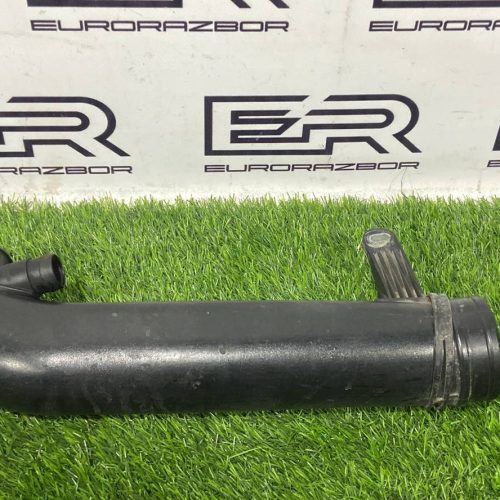 Патрубок интеркулера VW Passat B7 Патрубок интеркулера VW Passat B7