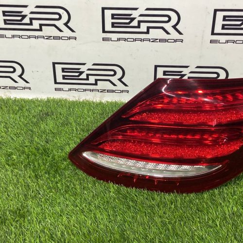 Фонарь задний правый Mercedes W213