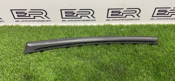 Воздуховод в торпедо Mercedes GLC X253