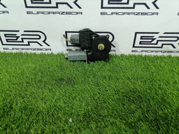 Моторчик стеклоподъемника задний левый Ford Mondeo