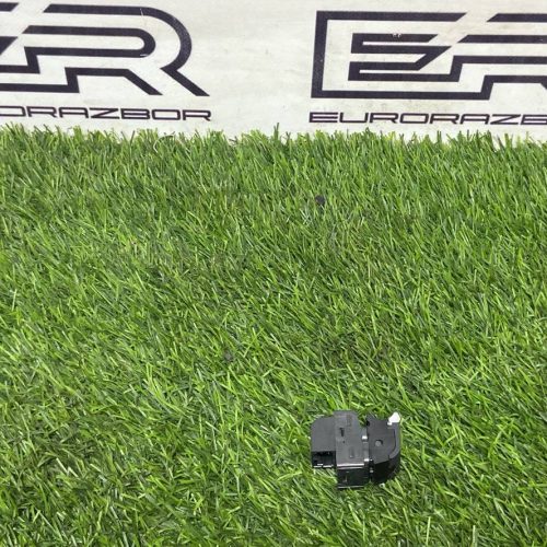 Кнопка открывания багажника Audi A5 Кнопка открывания багажника Audi A5