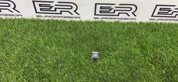 Кнопка стеклоподъемника Audi A5