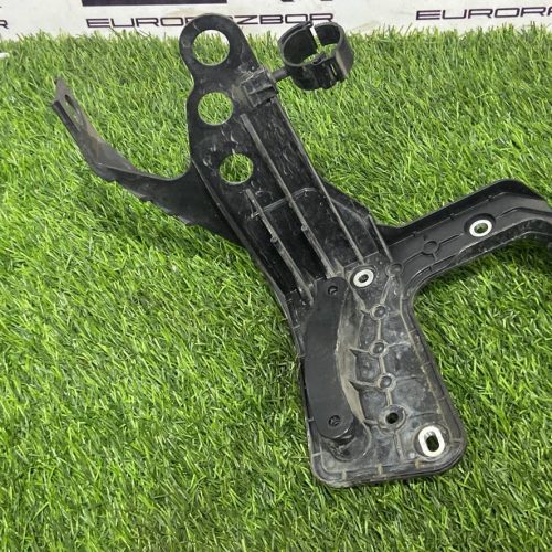 Кронштейн крепления радиатора Audi A5/S5 (F5) Кронштейн крепления радиатора Audi A5/S5 (F5)