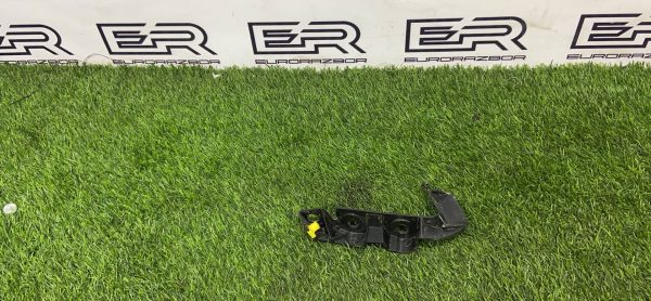 Кронштейн крепления бампера передний правый Audi A5/S5 (F5)