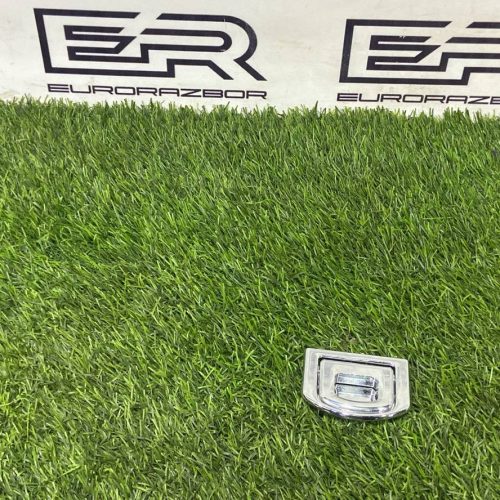 Кронштейн полки багажника Audi A5/S5 (F5) Кронштейн полки багажника Audi A5/S5 (F5)